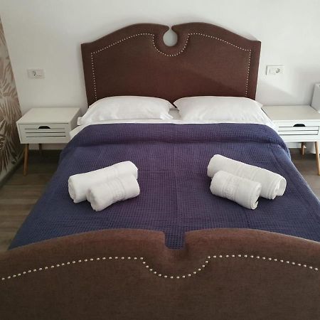 Hill House Ξενοδοχείο Ντρομπέτα-Τούρνου Σεβερίν Εξωτερικό φωτογραφία